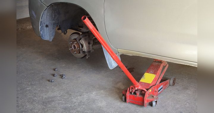 How to Lift a Car With a Floor Jack: Safe & Easy Steps
