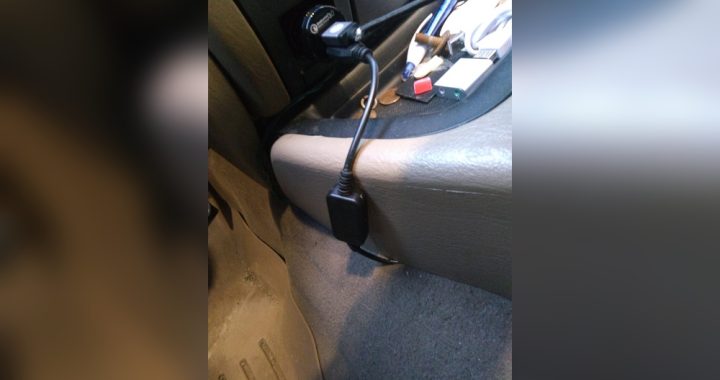 How to Plug Christmas Lights into Car: Easy Guide for Festive Glow